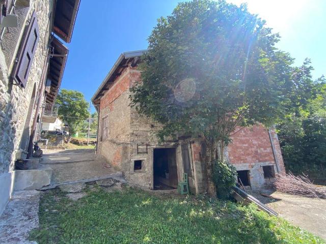 Casa indipendente in vendita a Monchio delle Corti PR
