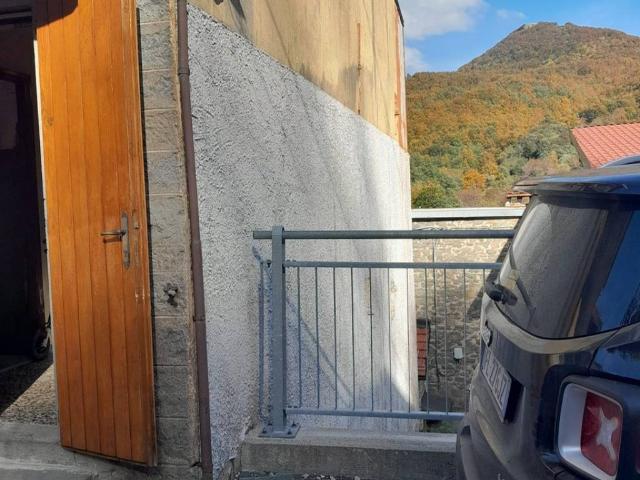 Casa indipendente in vendita a Monchio delle Corti PR