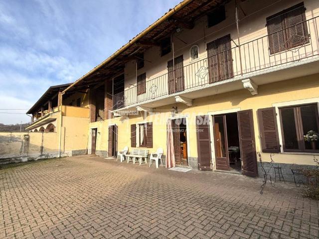 Casa indipendente in vendita a Moncrivello VC