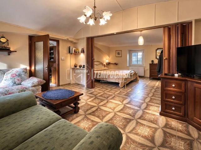 Casa indipendente in vendita a Moncrivello VC