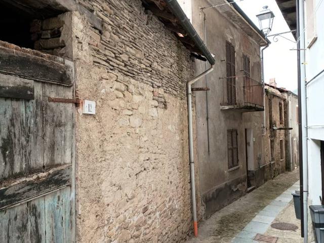 Casa indipendente in vendita a Monastero Bormida AT