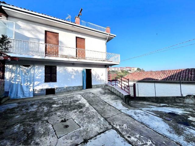 Casa indipendente in vendita a Mongardino AT