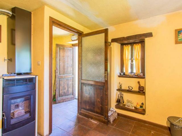 Casa indipendente in vendita a Mongiardino Ligure AL