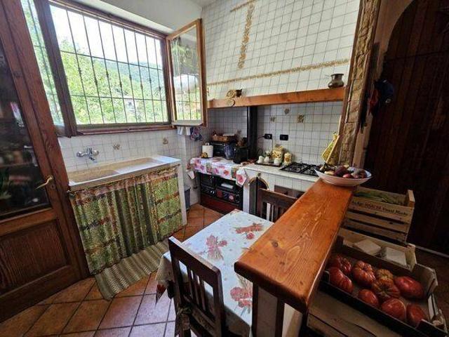 Casa indipendente in vendita a Mongiardino Ligure AL