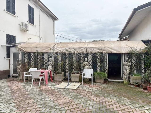 Casa indipendente in vendita a Mondavio PU