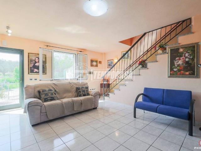 Casa indipendente in vendita a Mondaino RN