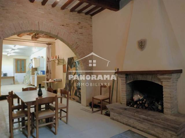 Casa indipendente in vendita a Mondaino RN