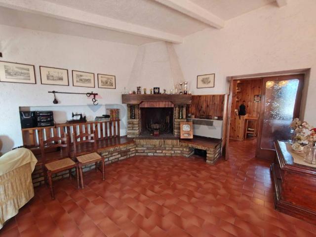 Casa indipendente in vendita a Mondaino RN