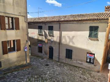 Casa indipendente in vendita a Mondaino RN