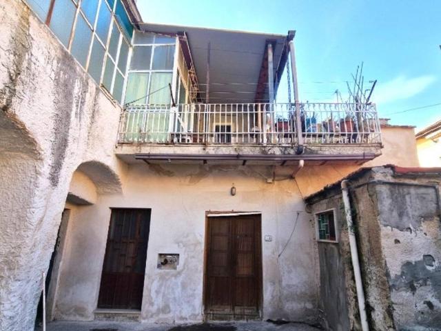 Casa indipendente in vendita a Mondragone CE