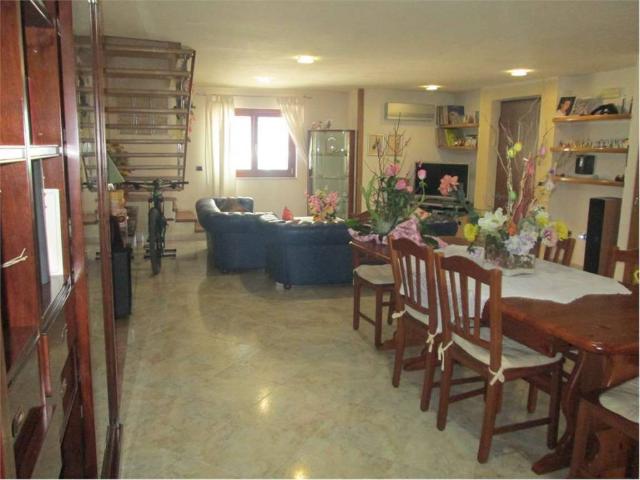Casa indipendente in vendita a Mondragone CE