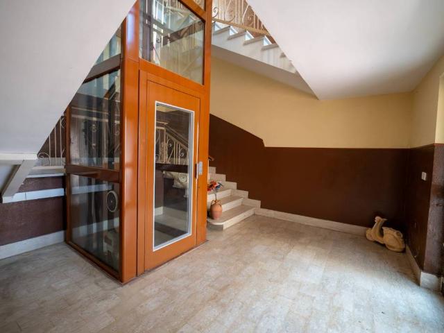 Casa indipendente in vendita a Mondragone CE