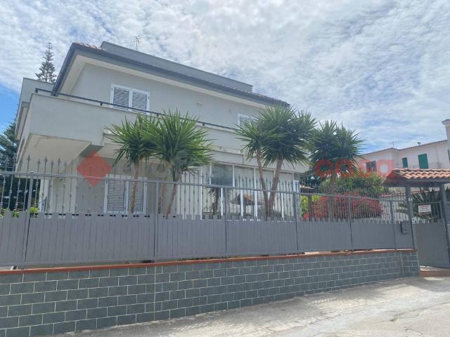 Casa indipendente in vendita a Mondragone CE