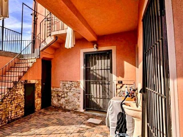 Casa indipendente in vendita a Monforte d'Alba CN