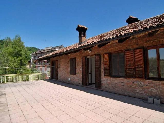 Casa indipendente in vendita a Monforte d'Alba CN