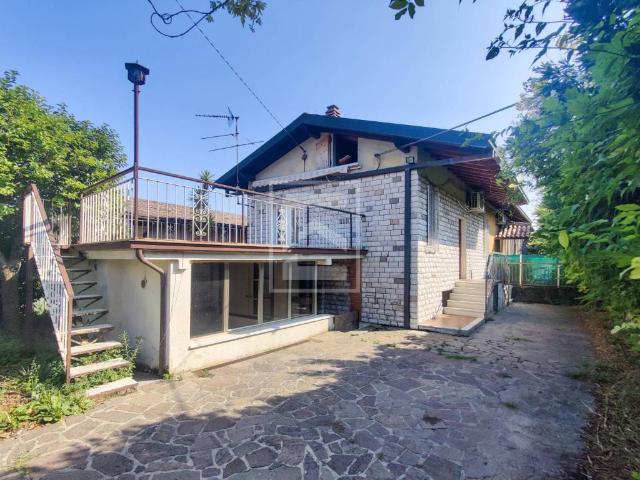 Villa in vendita a Moniga del Garda BS