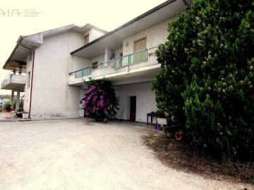 Casa indipendente in vendita a Monsampolo del Tronto AP