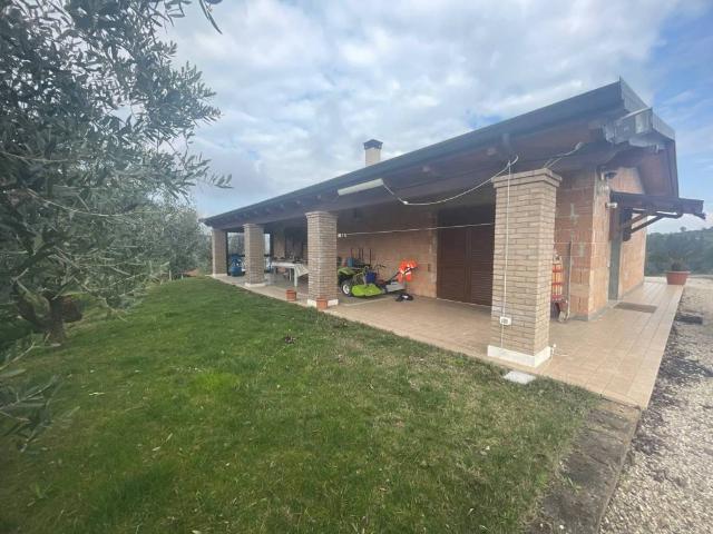 Casa indipendente in vendita a Monsampolo del Tronto AP