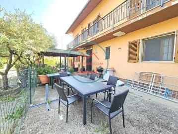 Casa indipendente in vendita a Monsummano Terme via Cerreti