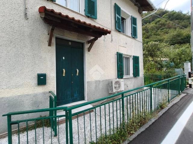 Casa indipendente in vendita a Montoggio GE