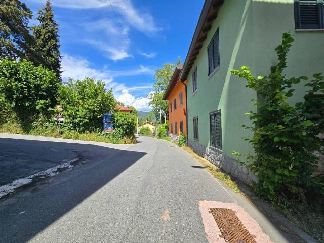 Casa indipendente in vendita a Montoggio GE