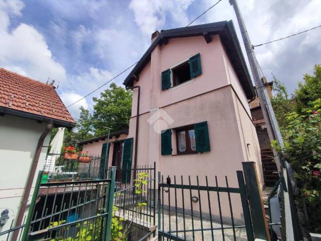 Casa indipendente in vendita a Montoggio GE