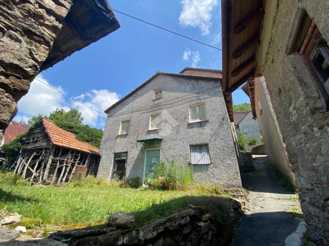 Casa indipendente in vendita a Montoggio GE
