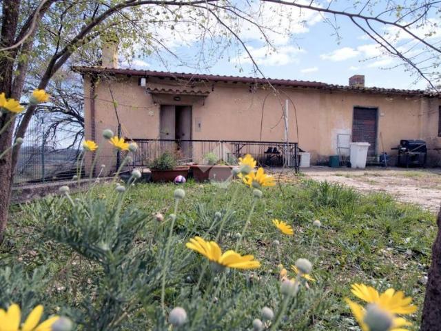 Casa indipendente in vendita a Montopoli di Sabina RI