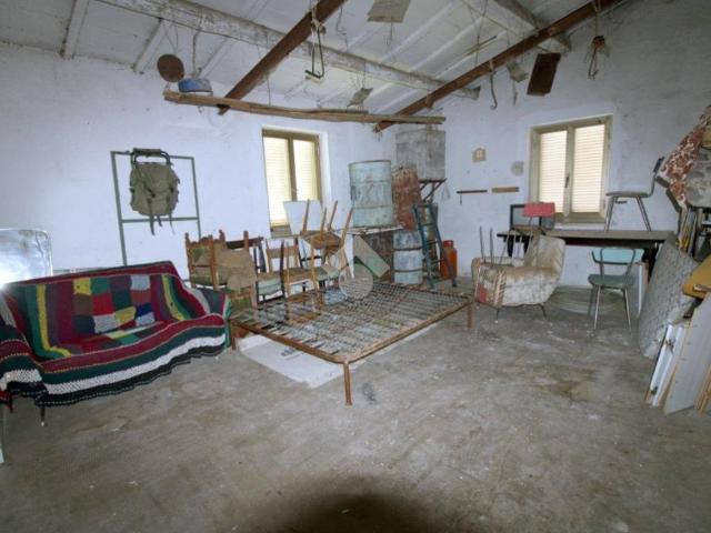Casa indipendente in vendita a Montopoli di Sabina RI
