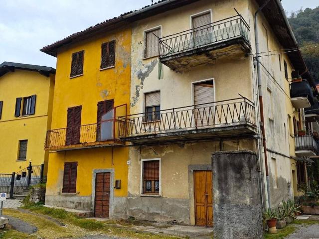 Casa indipendente in vendita a Montorfano CO