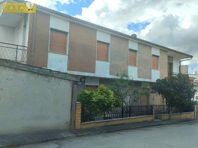 Casa indipendente in vendita a Montorio al Vomano TE