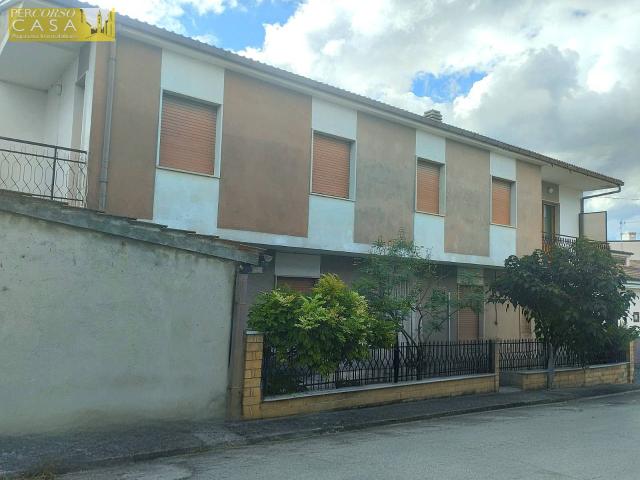 Casa indipendente in vendita a Montorio al Vomano