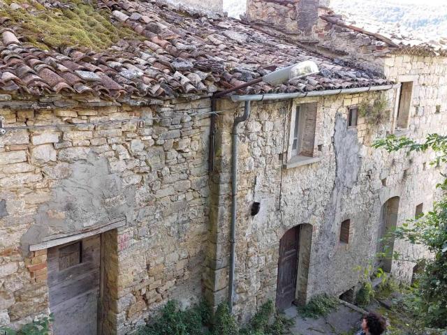 Casa indipendente in vendita a Montazzoli CH