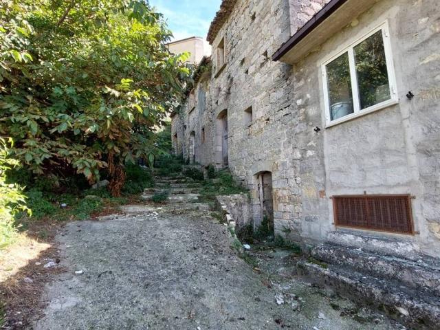 Casa indipendente in vendita a Montazzoli CH
