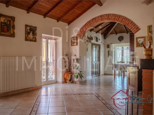 Casa indipendente in vendita a Montà, Aquila d'Arroscia