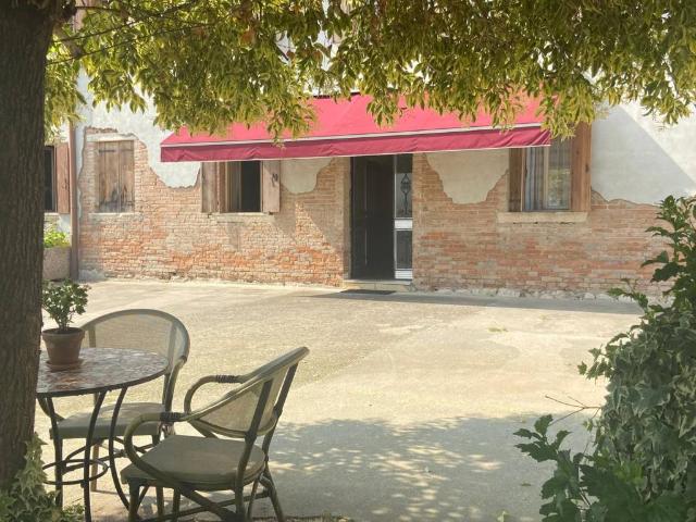 Casa indipendente in vendita a Roveredo di Guà VR