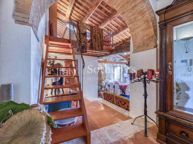Casa indipendente in vendita a Montalcino SI