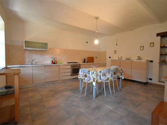 Casa indipendente in vendita a Montaldo Roero CN