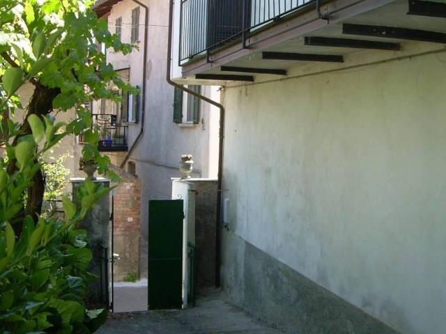 Casa indipendente in vendita a Montaldeo AL