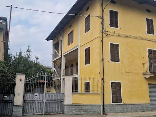Casa indipendente in vendita a Montalto Dora TO