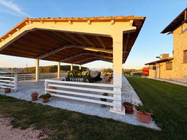 Casa indipendente in vendita a Montalto di Castro VT