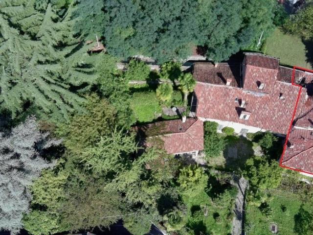 Casa indipendente in vendita a Montano Lucino CO