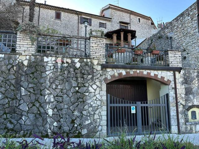 Casa indipendente in vendita a Montaquila