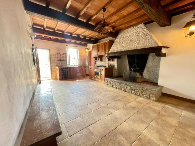 Casa indipendente in vendita a Montevarchi AR