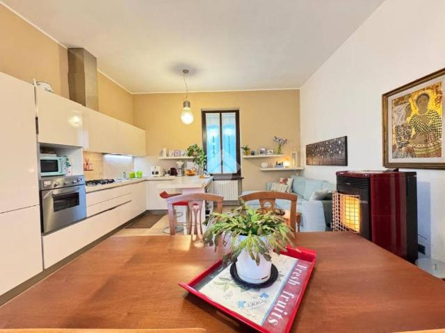 Casa indipendente in vendita a Montevecchia LC