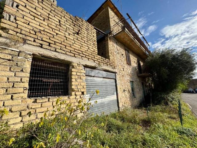Casa indipendente in vendita a Monte San Biagio LT