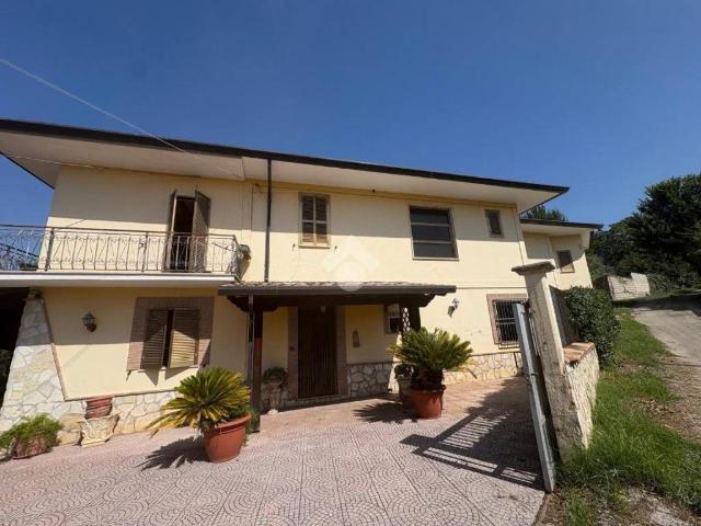 Casa indipendente in vendita a Monte San Giovanni Campano FR