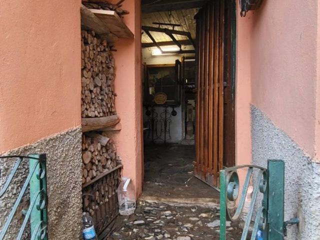 Casa indipendente in vendita a Montebruno GE