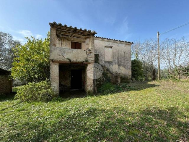Casa indipendente in vendita a Montebuono RI