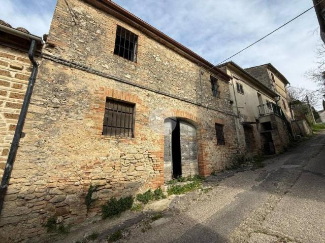 Casa indipendente in vendita a Montebuono RI